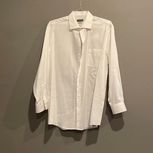 Like new white button down regular fit shirt